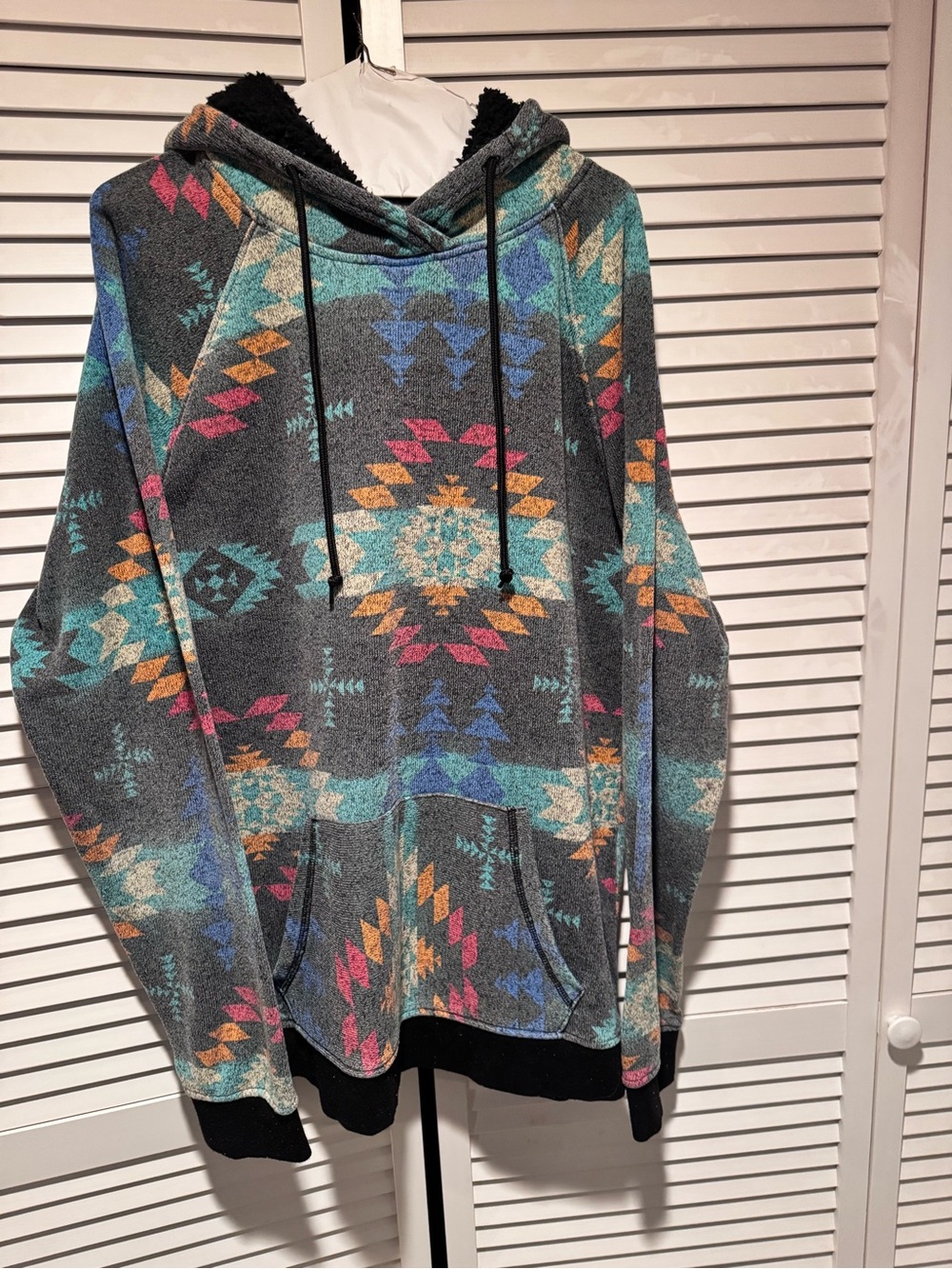 Southwestern Aztec Pattern Hooded Pullover Size XL